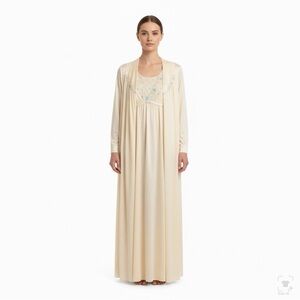Vintage Vanity Fair Elegant Cream night gown and matching Robe